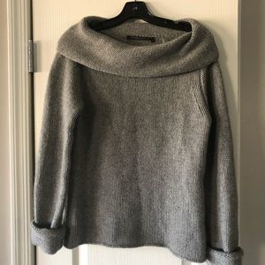Gorgeous Adrienne Vittadini cashmere sweater